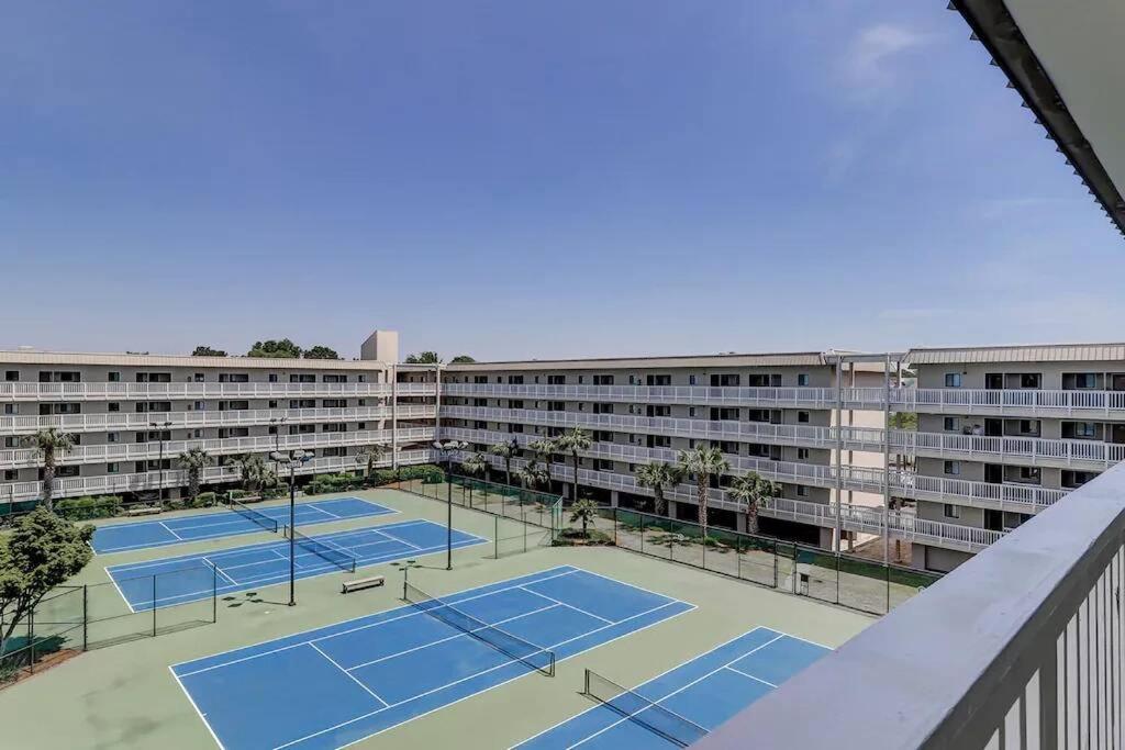 Resort Breeze- 2 Bedroom Pools, Hot Tub, Tennis, Beach ヒルトンヘッドアイランド エクステリア 写真