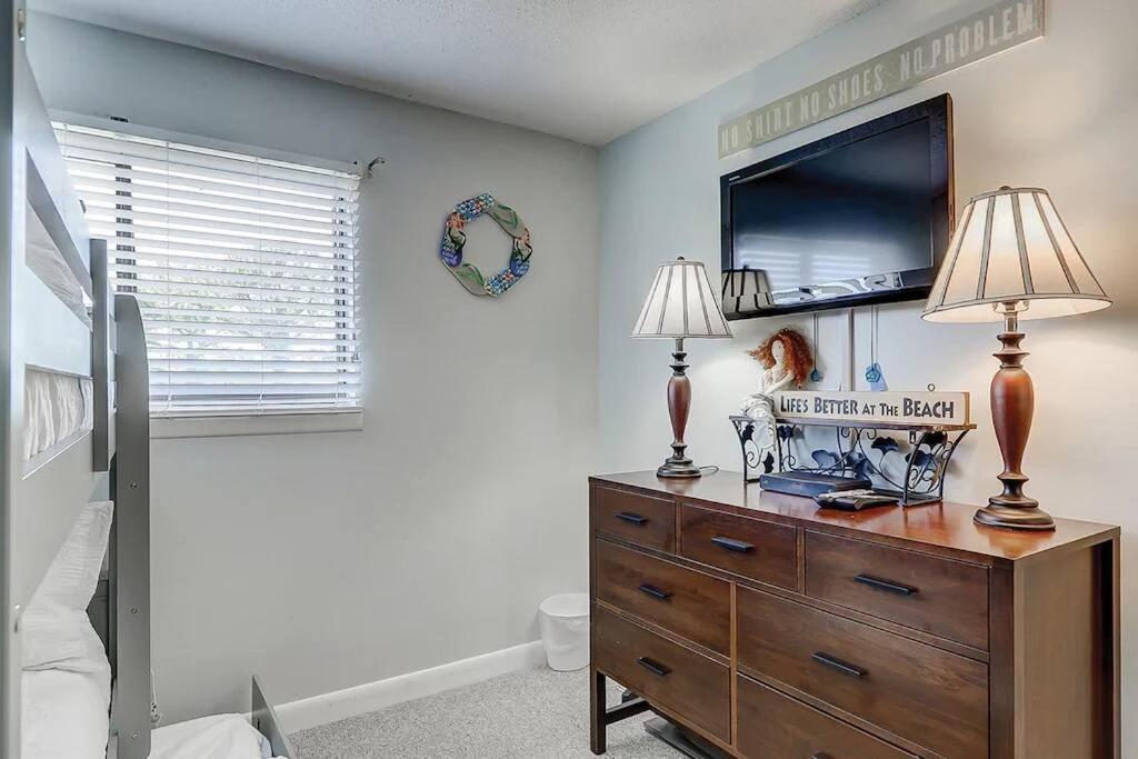 Resort Breeze- 2 Bedroom Pools, Hot Tub, Tennis, Beach ヒルトンヘッドアイランド エクステリア 写真